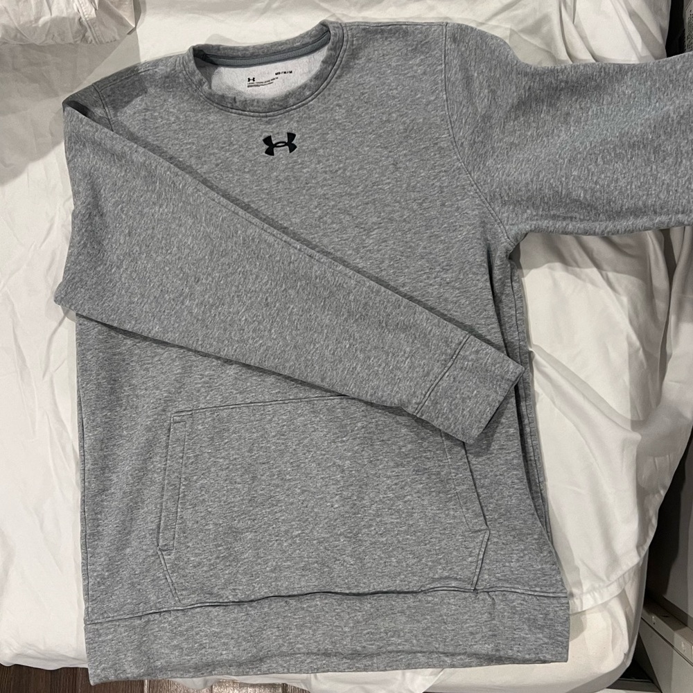 Women’s medium Under Armor crew neck